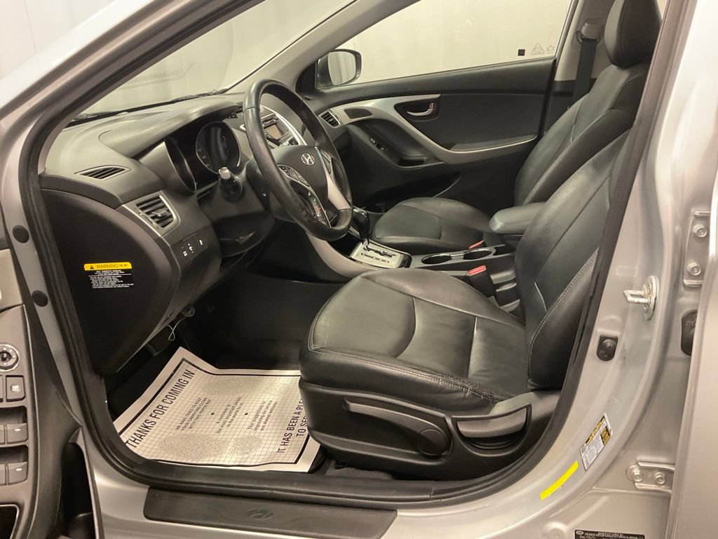 Used 2012 Hyundai Elantra Limited FWD image 4
