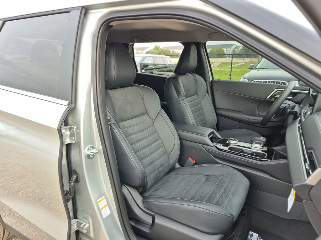 New 2026 Mitsubishi Outlander SE image 63