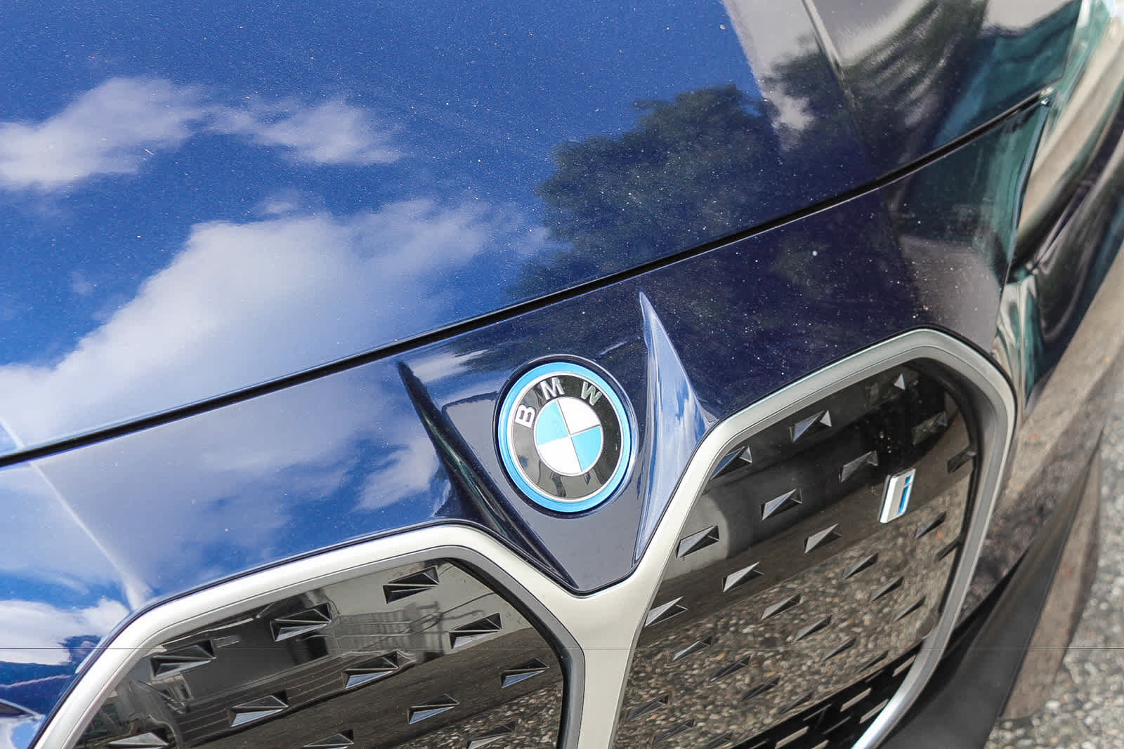 Certified 2023 BMW i4 eDrive35 w/ Premium Package RWD image 11