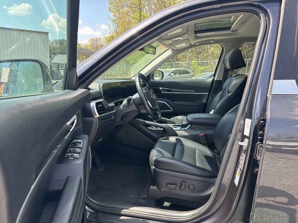 Used 2025 Kia Telluride S image 14