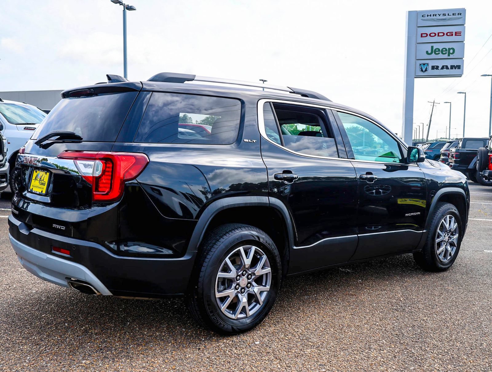 Used 2020 GMC Acadia SLT AWD/4WD image 10