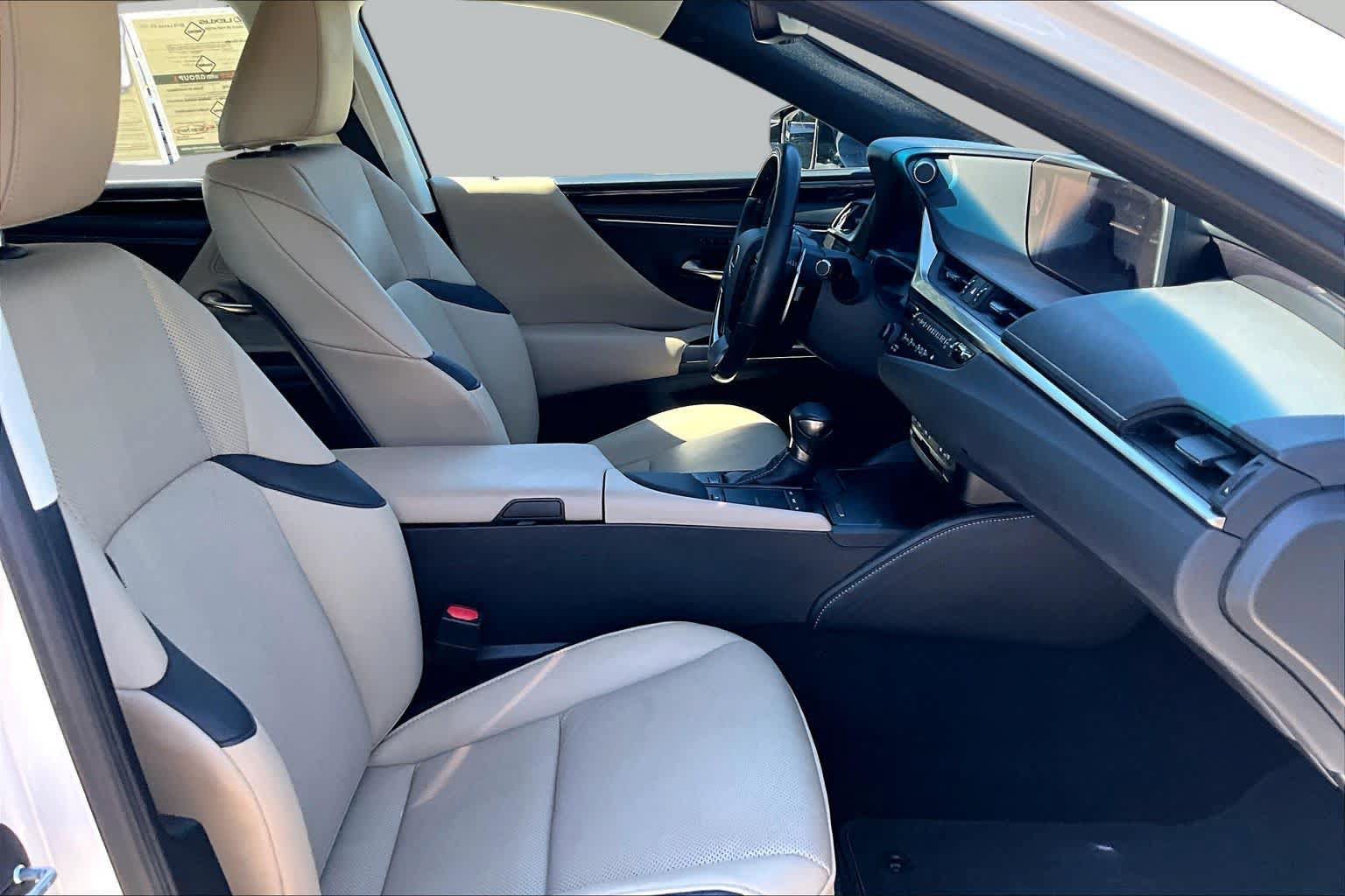 Used 2019 Lexus ES 350 w/ Premium Package FWD image 9