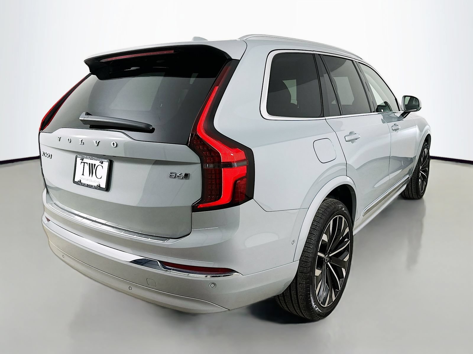 Used 2026 Volvo XC90 B6 Plus AWD/4WD image 5