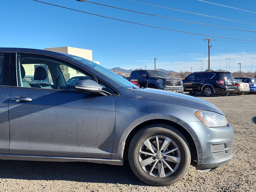 Used 2016 Volkswagen Golf S image 4