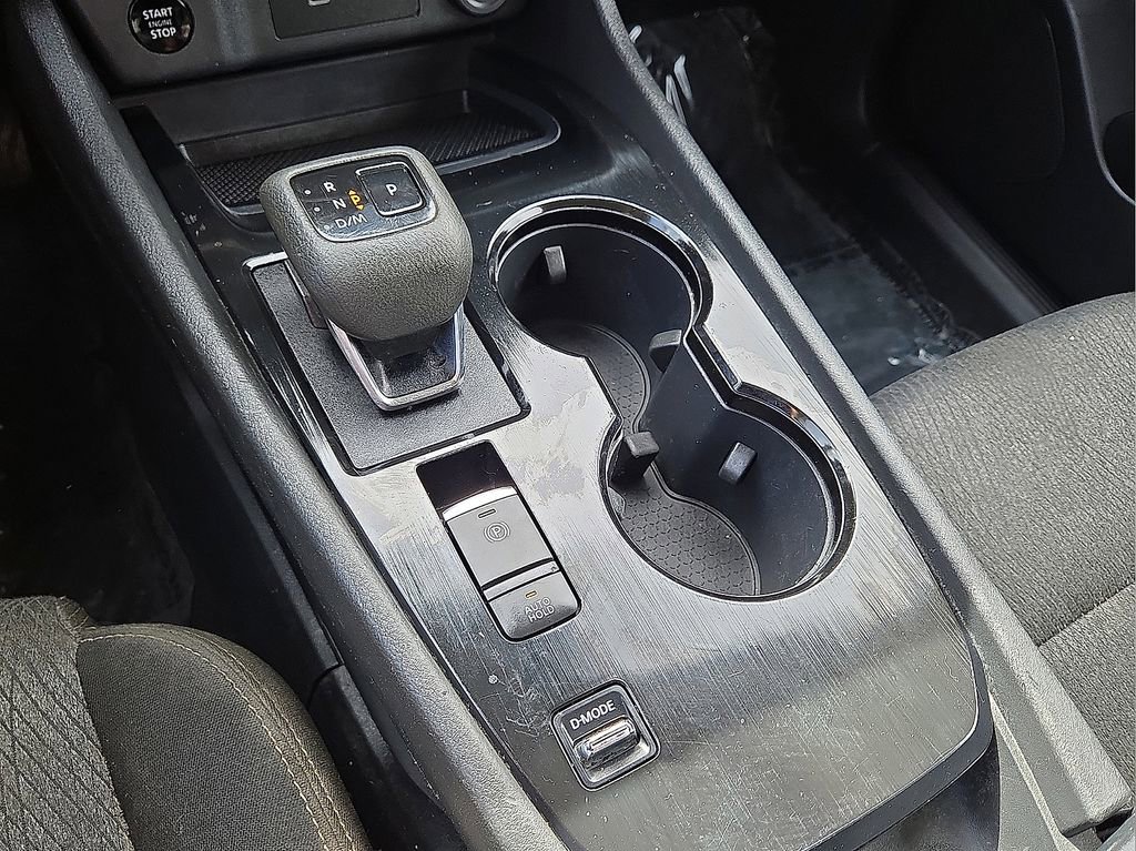 Used 2024 Nissan Rogue SV image 31