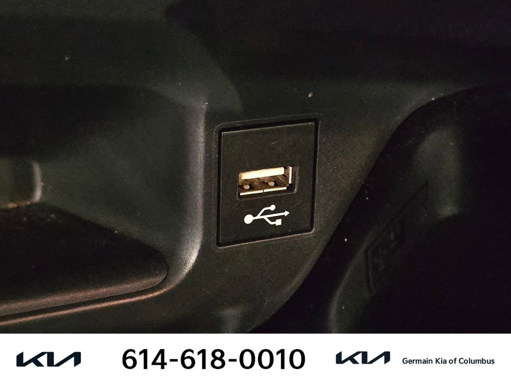 Used 2020 Toyota C-HR XLE image 33