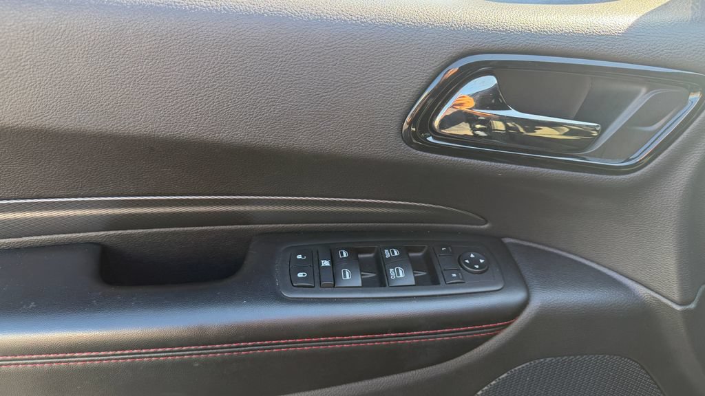 Used 2025 Dodge Durango GT RWD image 11