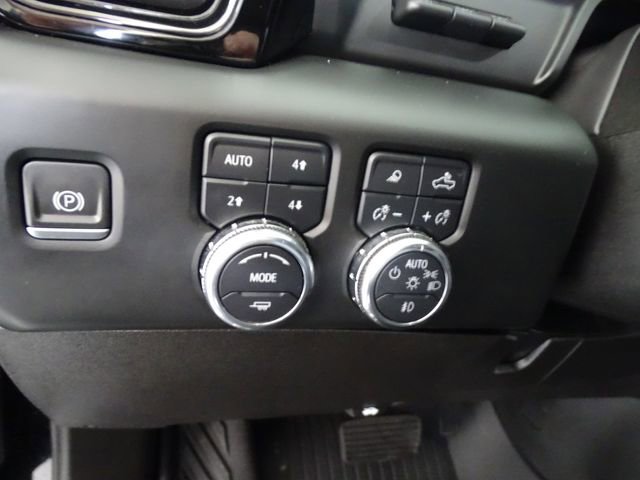 Used 2024 GMC Sierra 2500 AT4 w/ AT4 Premium Plus Package AWD/4WD image 11