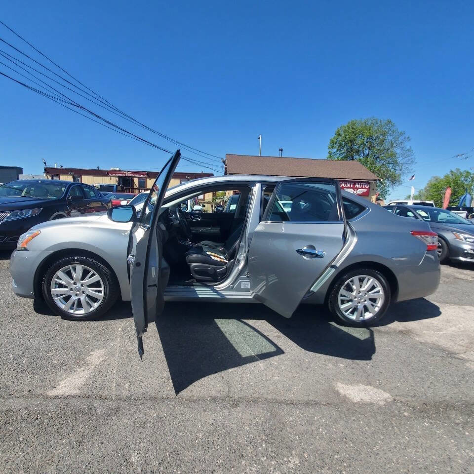 Used 2013 Nissan Sentra SL w/ Leather Pkg FWD image 9