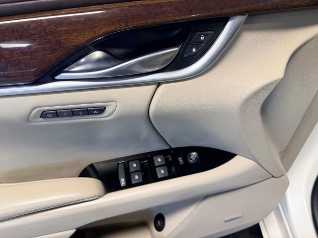 Used 2013 Cadillac XTS Premium image 6