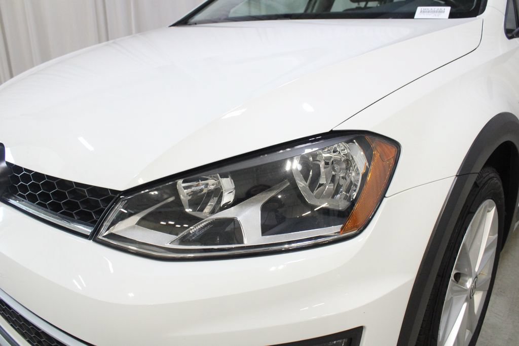 Used 2017 Volkswagen Golf Alltrack SE AWD/4WD image 33