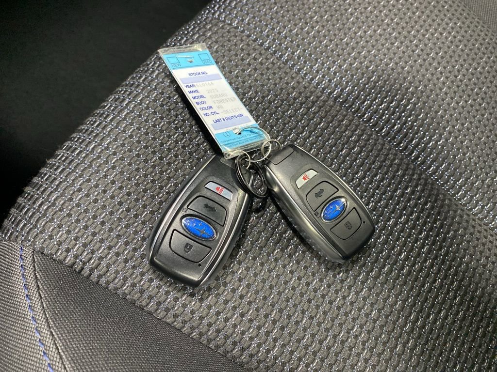 Used 2025 Subaru Forester Premium AWD/4WD image 36