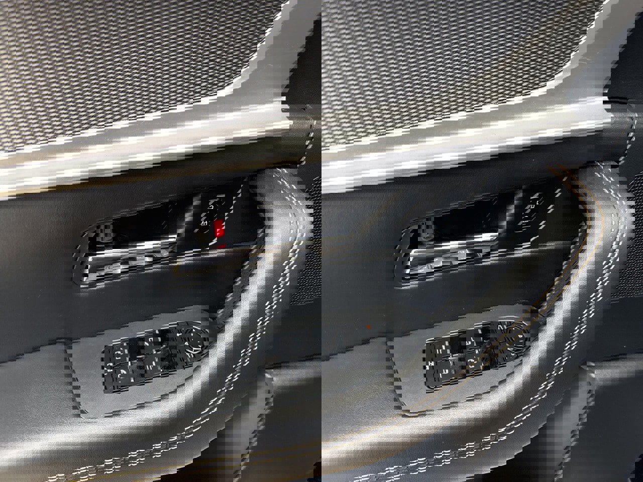 Used 2024 MAZDA CX-90 3.3 Turbo w/ Preferred Plus image 16