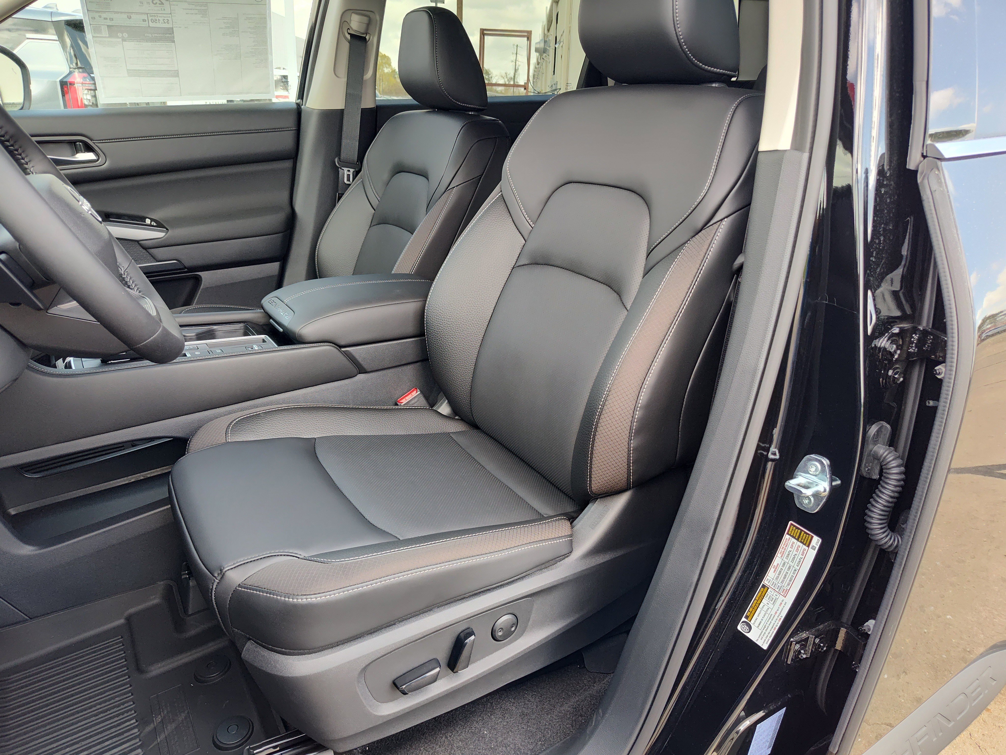 New 2026 Nissan Pathfinder SL FWD image 7
