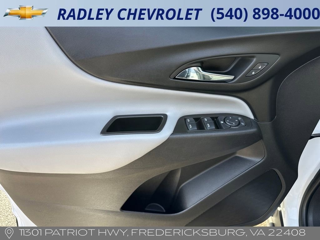 Used 2023 Chevrolet Equinox LS w/ Midnight Edition image 5