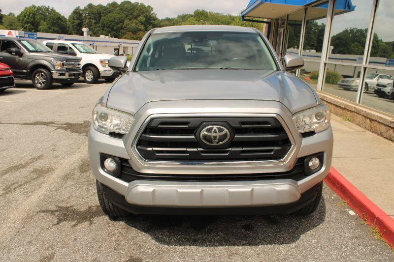 Used 2019 Toyota Tacoma SR5 RWD image 2