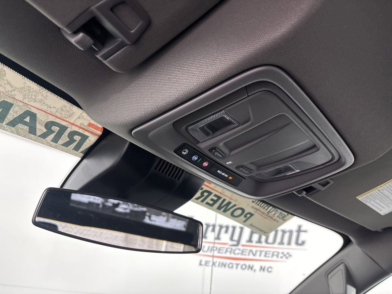 Used 2025 Chevrolet Silverado 1500 LT image 19