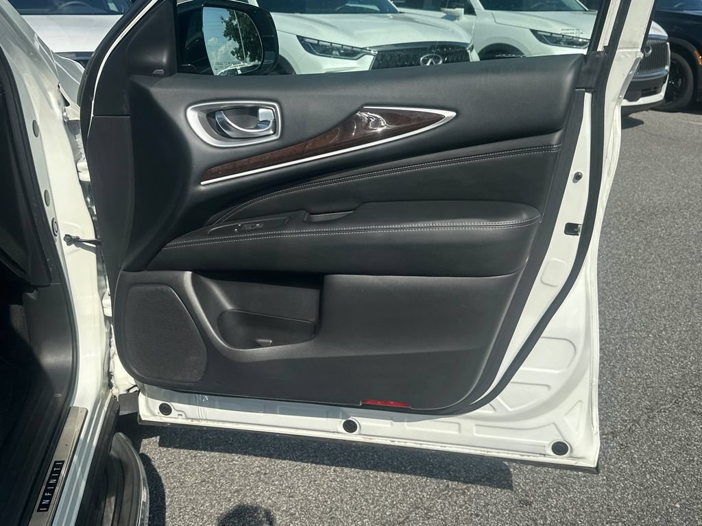 Used 2018 INFINITI QX60 Luxe w/ Deluxe Technology Package AWD/4WD image 12