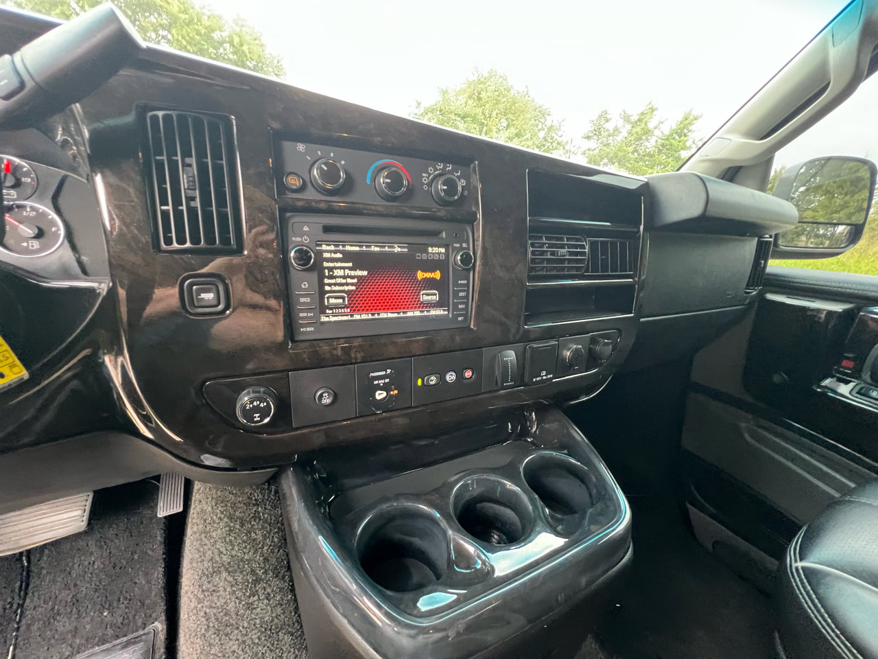 Used 2018 GMC Savana 3500 image 31