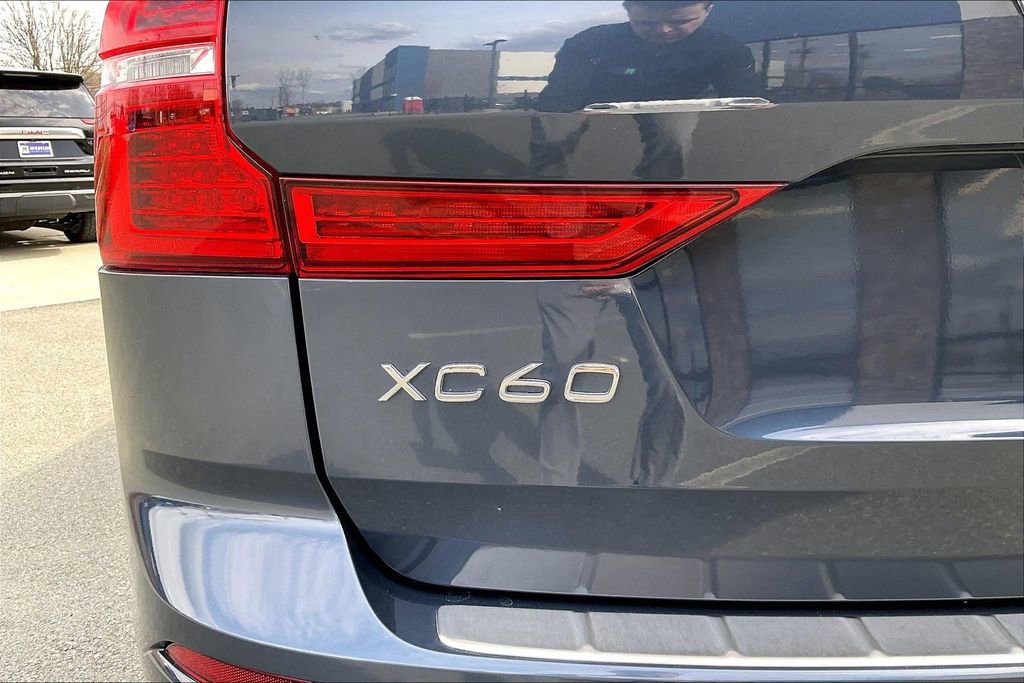 Certified 2023 Volvo XC60 B5 Plus w/ Climate Package AWD/4WD image 23