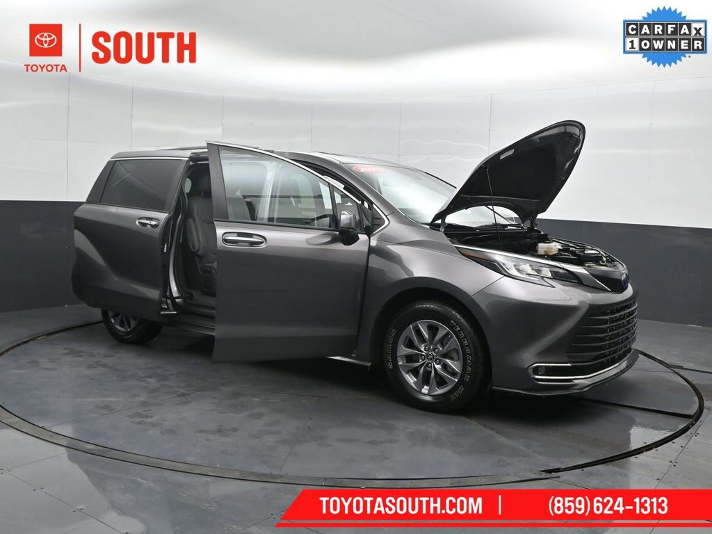 Used 2023 Toyota Sienna XLE image 64