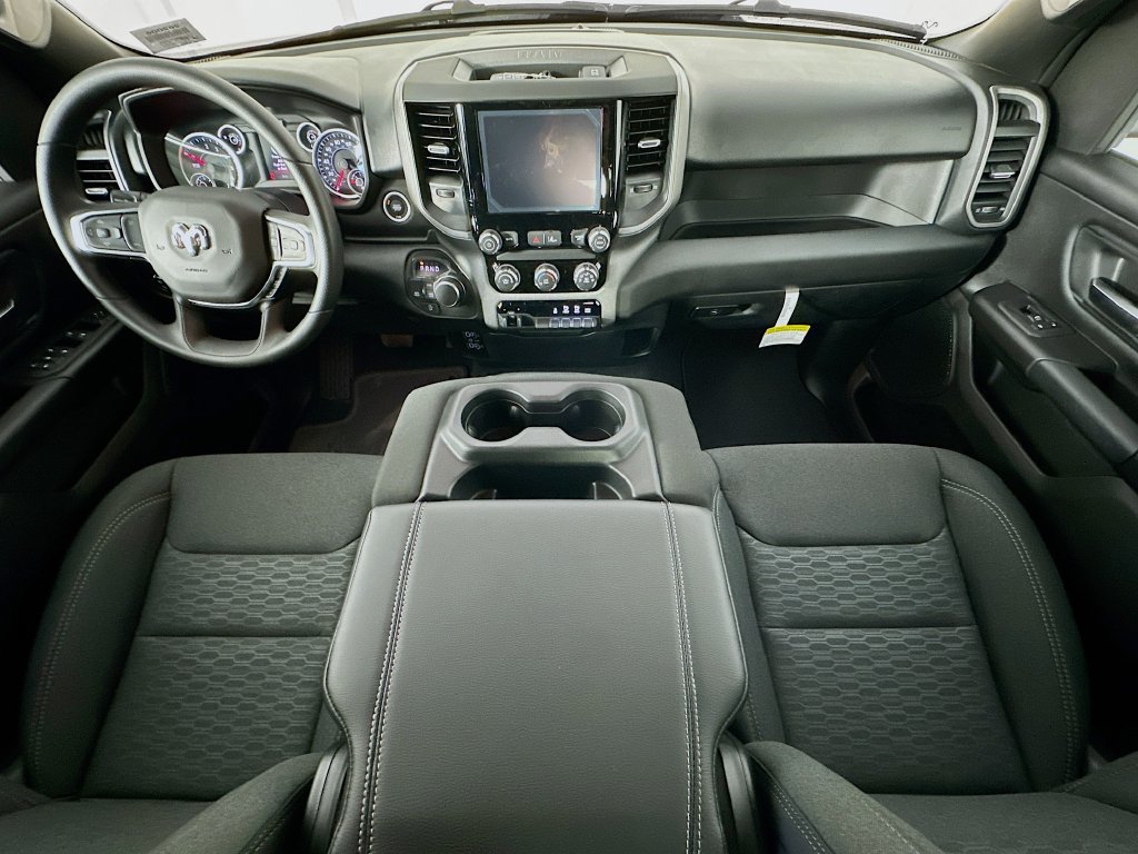 New 2026 RAM 1500 Express AWD/4WD image 9