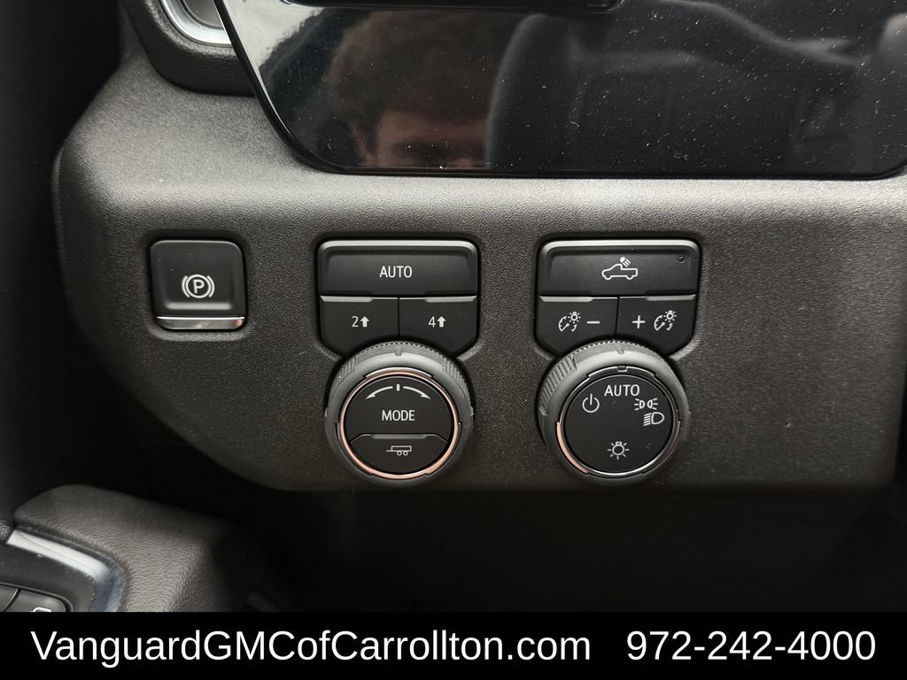 Used 2025 Chevrolet Silverado 1500 LT AWD/4WD image 25