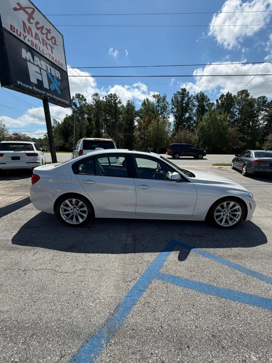 Used 2018 BMW 320i xDrive Sedan w/ Convenience Package AWD/4WD image 8
