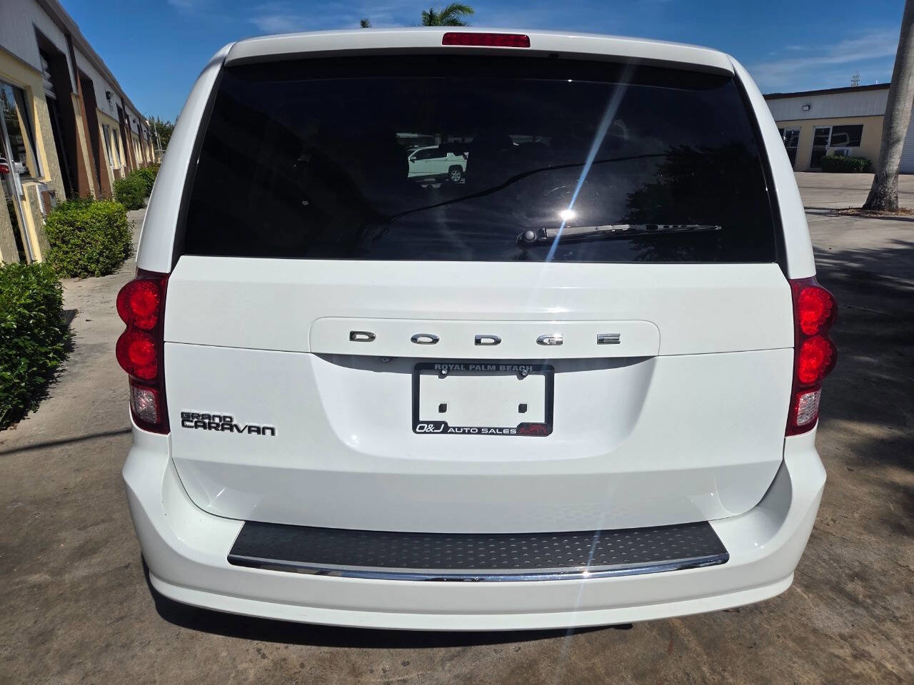 Used 2017 Dodge Grand Caravan SE w/ Power Window Group image 5