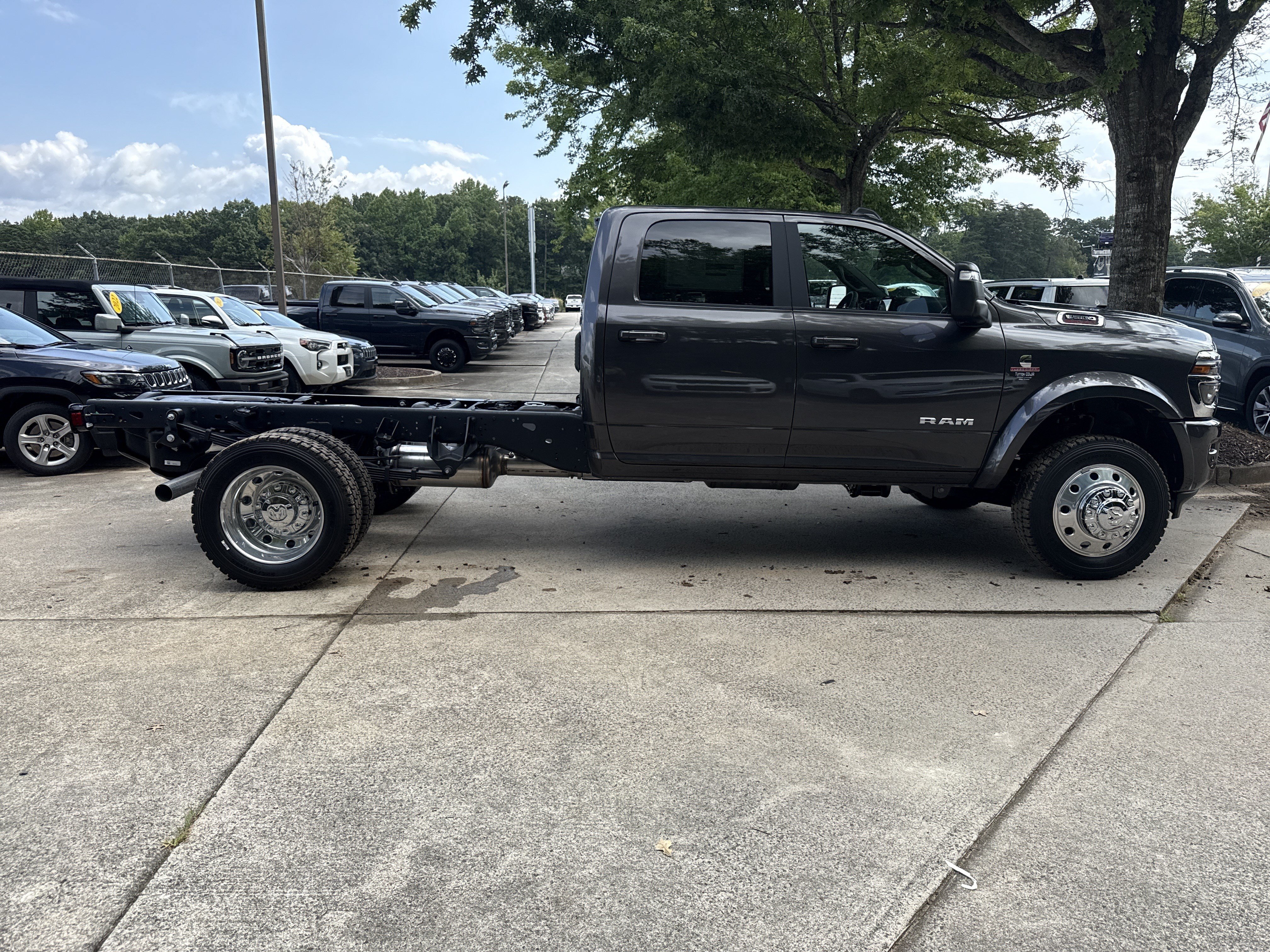 New 2026 RAM 5500 4x4 Crew Cab w/ Laramie Trim Package image 8