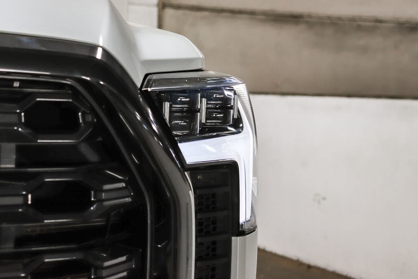 Used 2024 Toyota Tundra Platinum AWD/4WD image 4