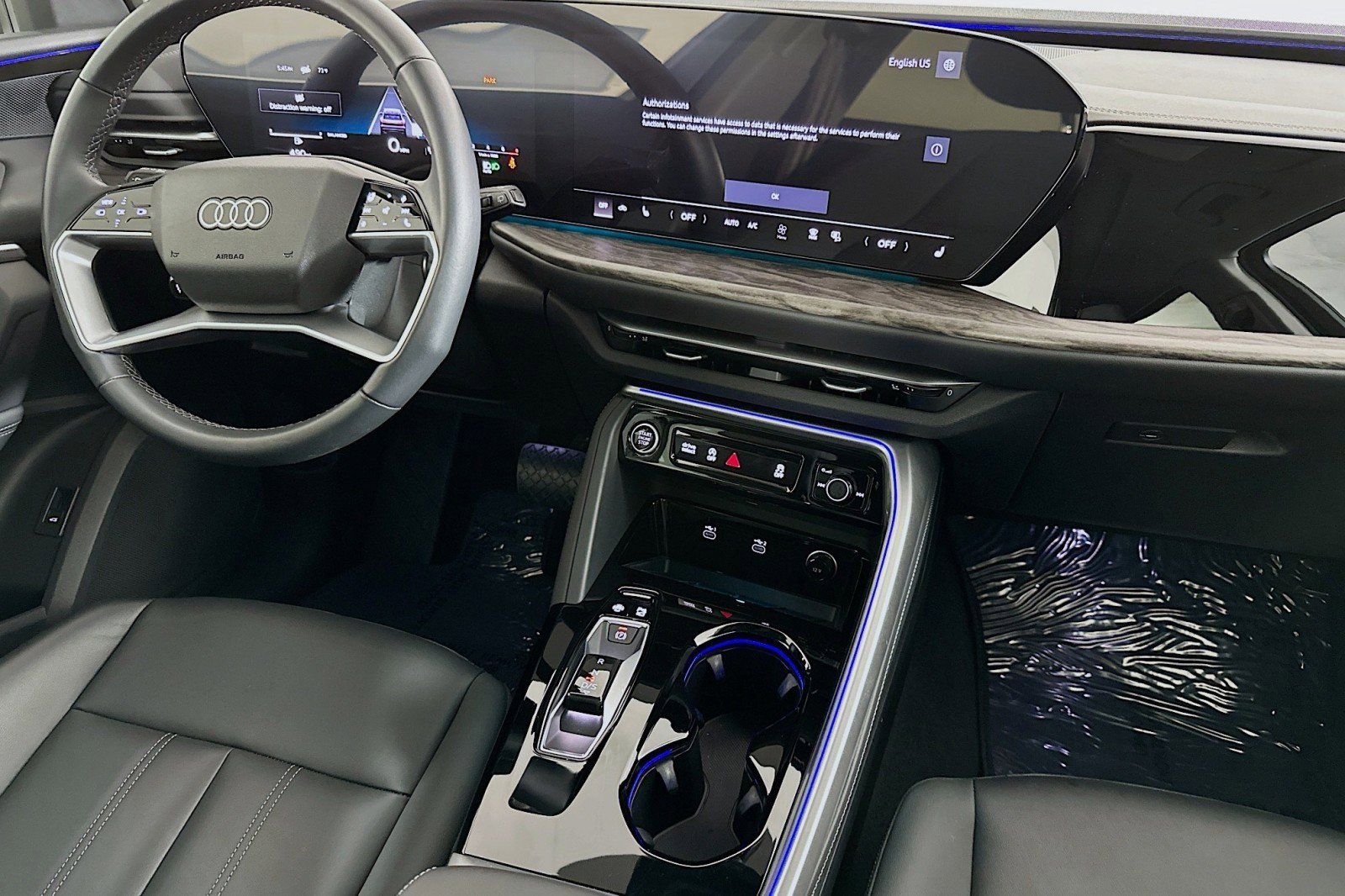 Used 2025 Audi Q5 Premium w/ Convenience Package image 6