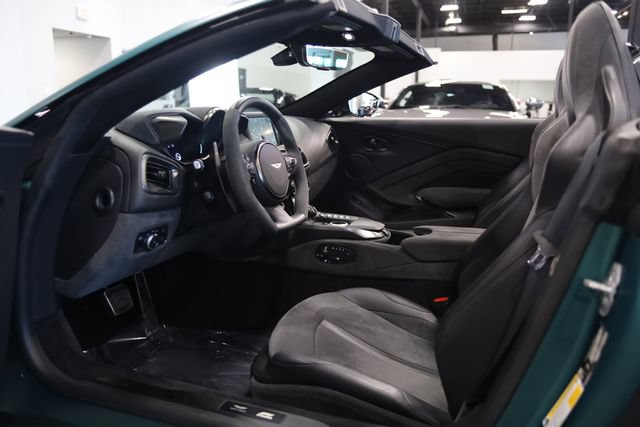 Used 2023 Aston Martin V8 Vantage Roadster RWD image 10