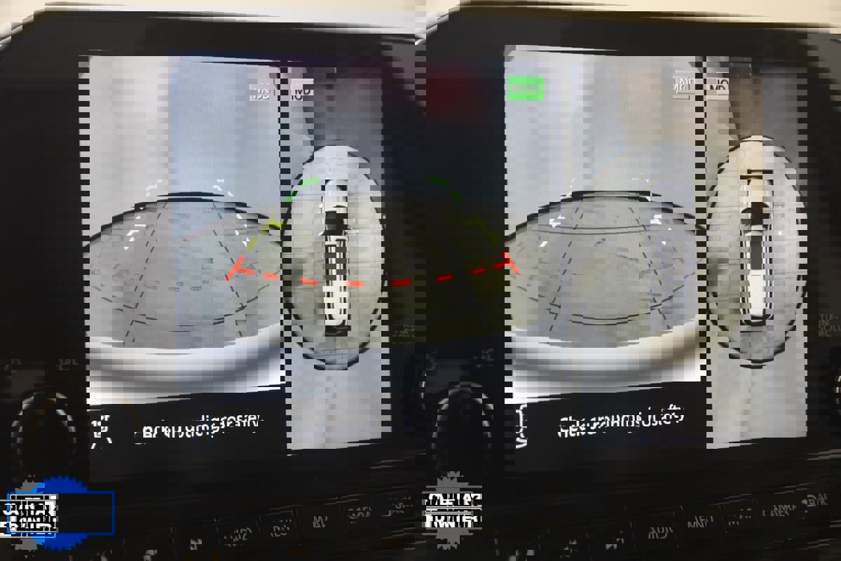 Used 2024 Nissan Pathfinder Platinum w/ Cargo Package image 10