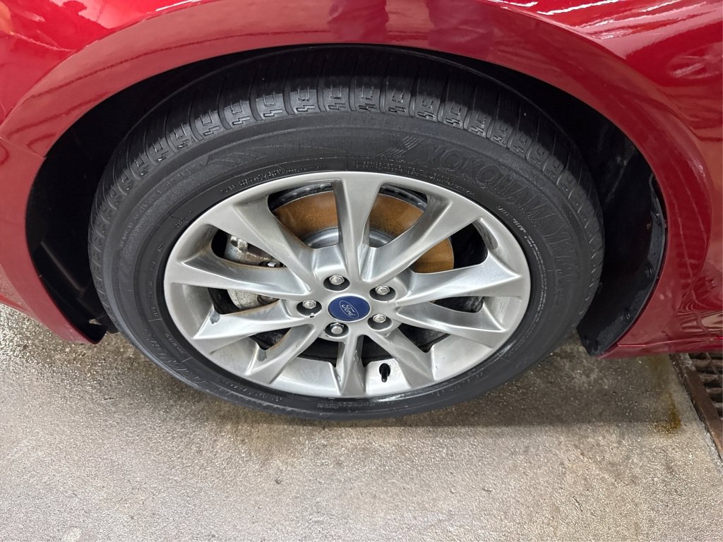 Used 2017 Ford Fusion SE w/ Fusion SE Technology Package FWD image 21