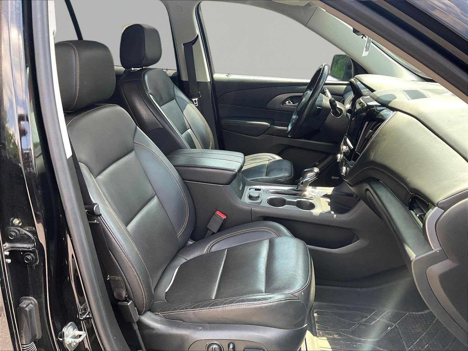 Used 2021 Chevrolet Traverse Premier w/ Redline Edition AWD/4WD image 31