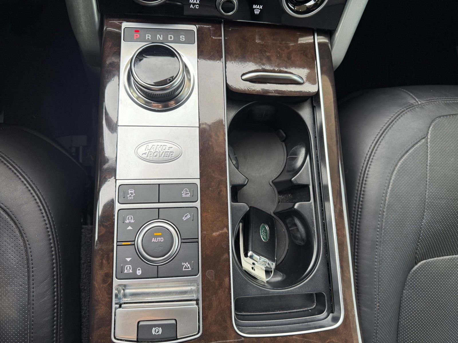 Used 2020 Land Rover Range Rover HSE image 14