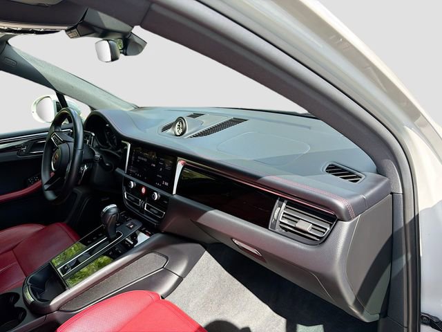 Used 2024 Porsche Macan S image 14