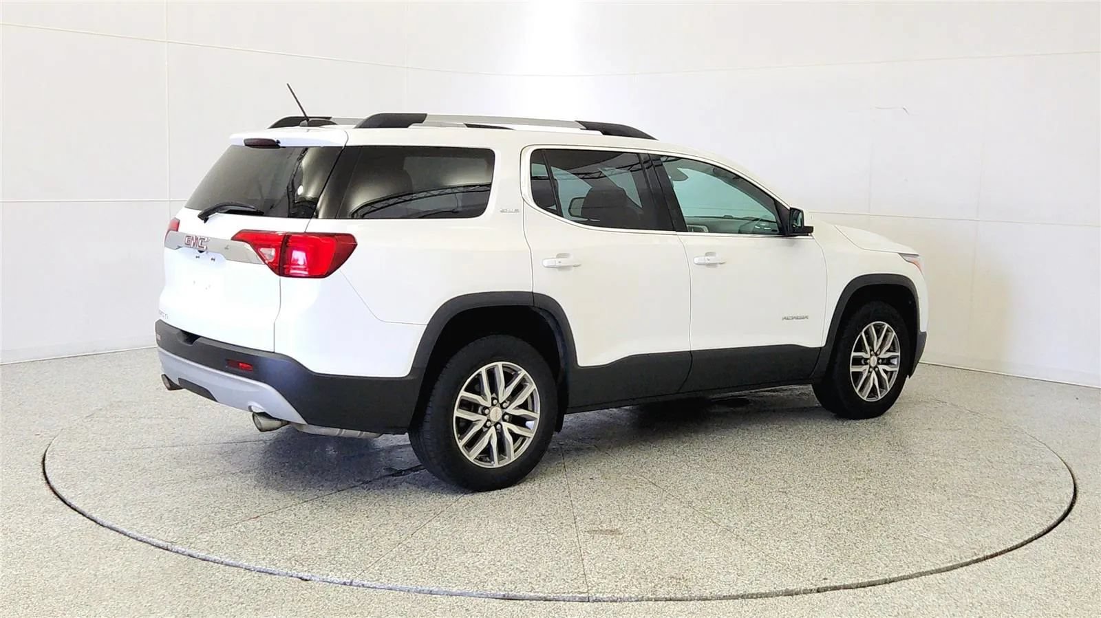 Used 2017 GMC Acadia SLE FWD image 7