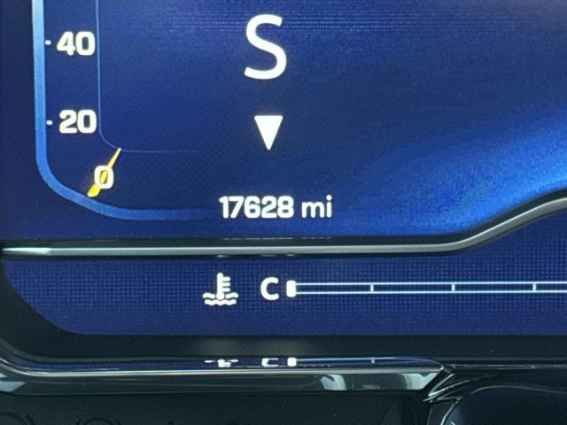 Used 2025 Chevrolet Silverado 1500 LTZ image 21