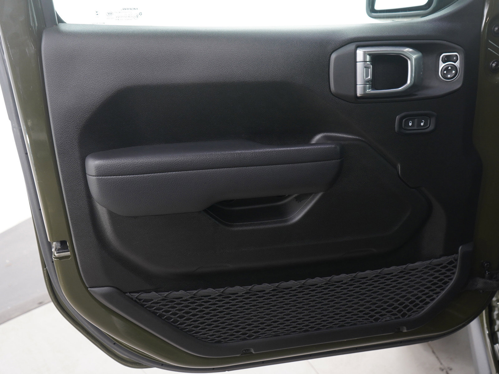 Used 2024 Jeep Wrangler Unlimited AWD/4WD image 21
