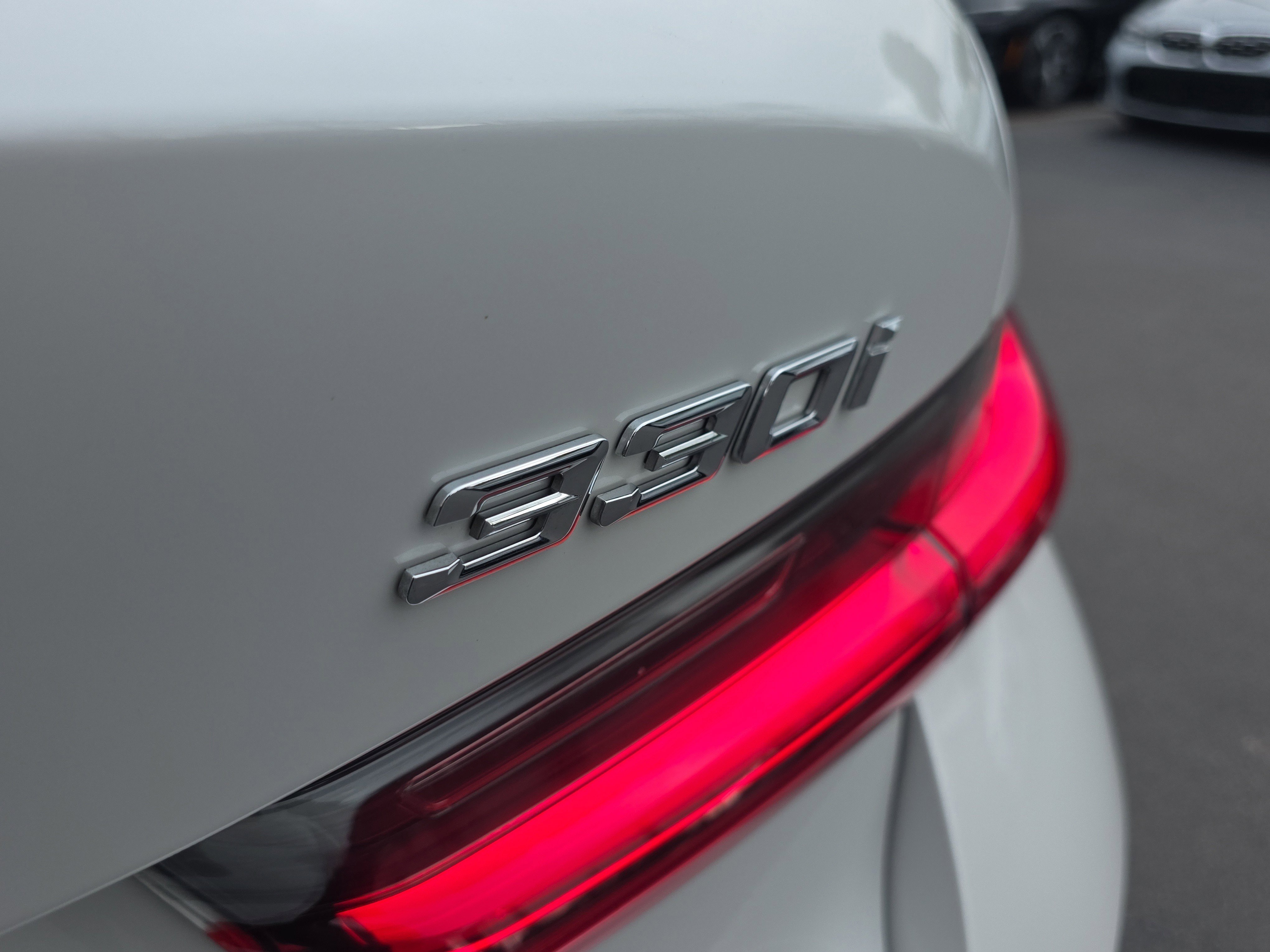 Used 2024 BMW 330i Sedan image 5