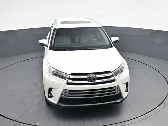 Used 2019 Toyota Highlander Limited FWD image 30