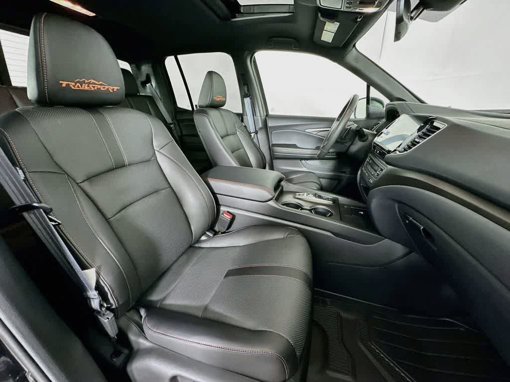 Used 2025 Honda Ridgeline TrailSport image 14