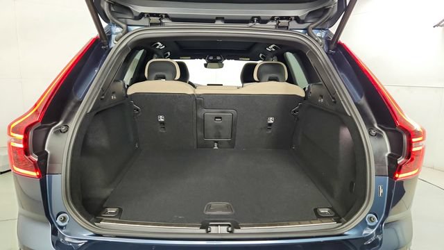 New 2026 Volvo XC60 B5 Plus w/ Climate Package PRO AWD/4WD image 41