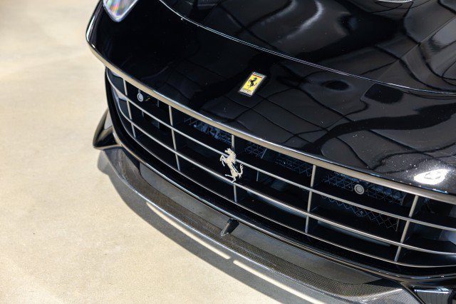 Used 2015 Ferrari F12 Berlinetta RWD image 11