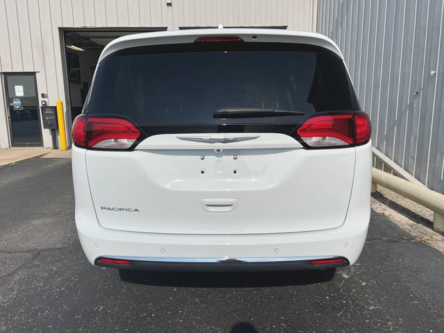 Used 2020 Chrysler Pacifica Touring-L Plus w/ Advanced Safetytec Group FWD image 8