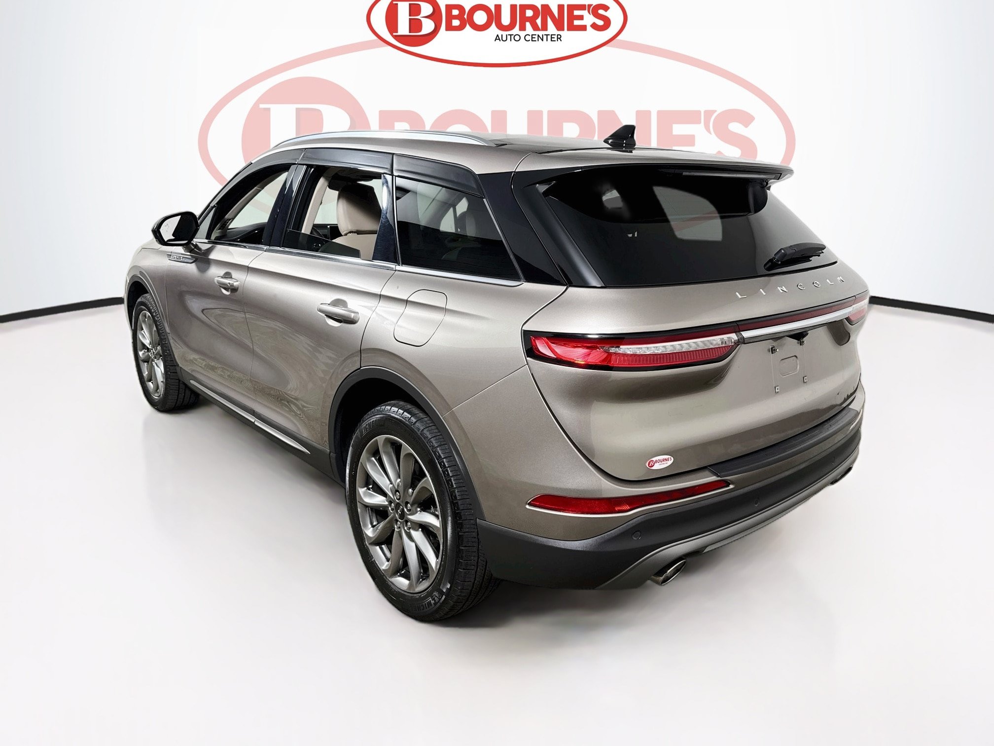 Used 2021 Lincoln Corsair AWD w/ Premium Package image 9