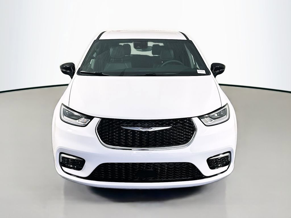 New 2026 Chrysler Pacifica Select image 2
