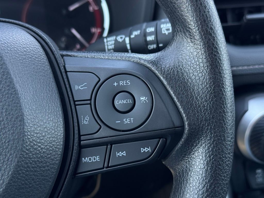 Used 2024 Toyota RAV4 XLE FWD image 26